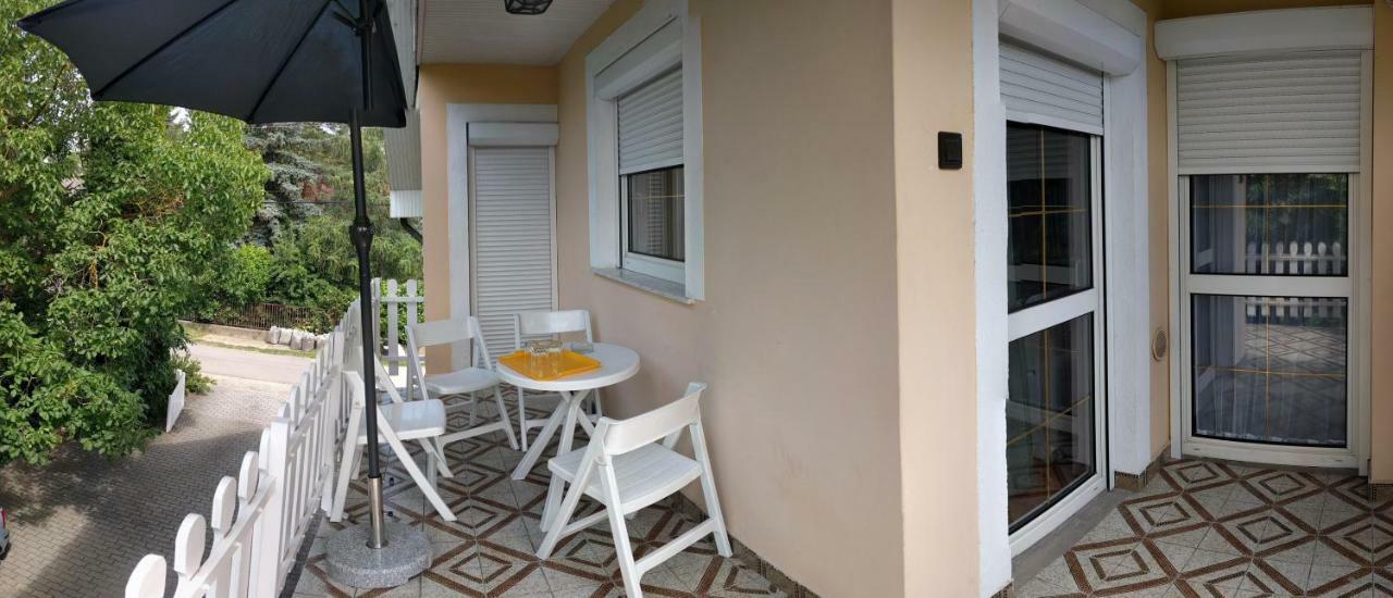 Oazis Apartman Сантод Екстер'єр фото